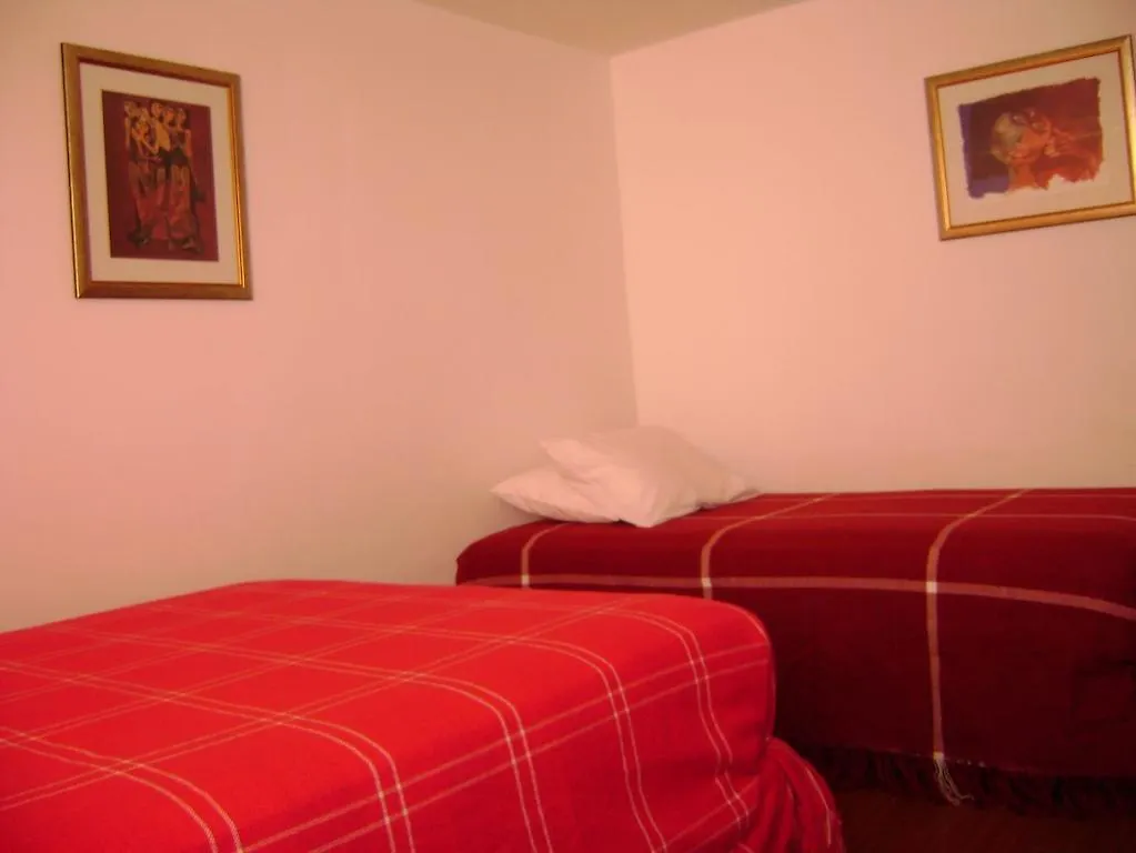Ecuatreasures B&B Norte Quito 2*,