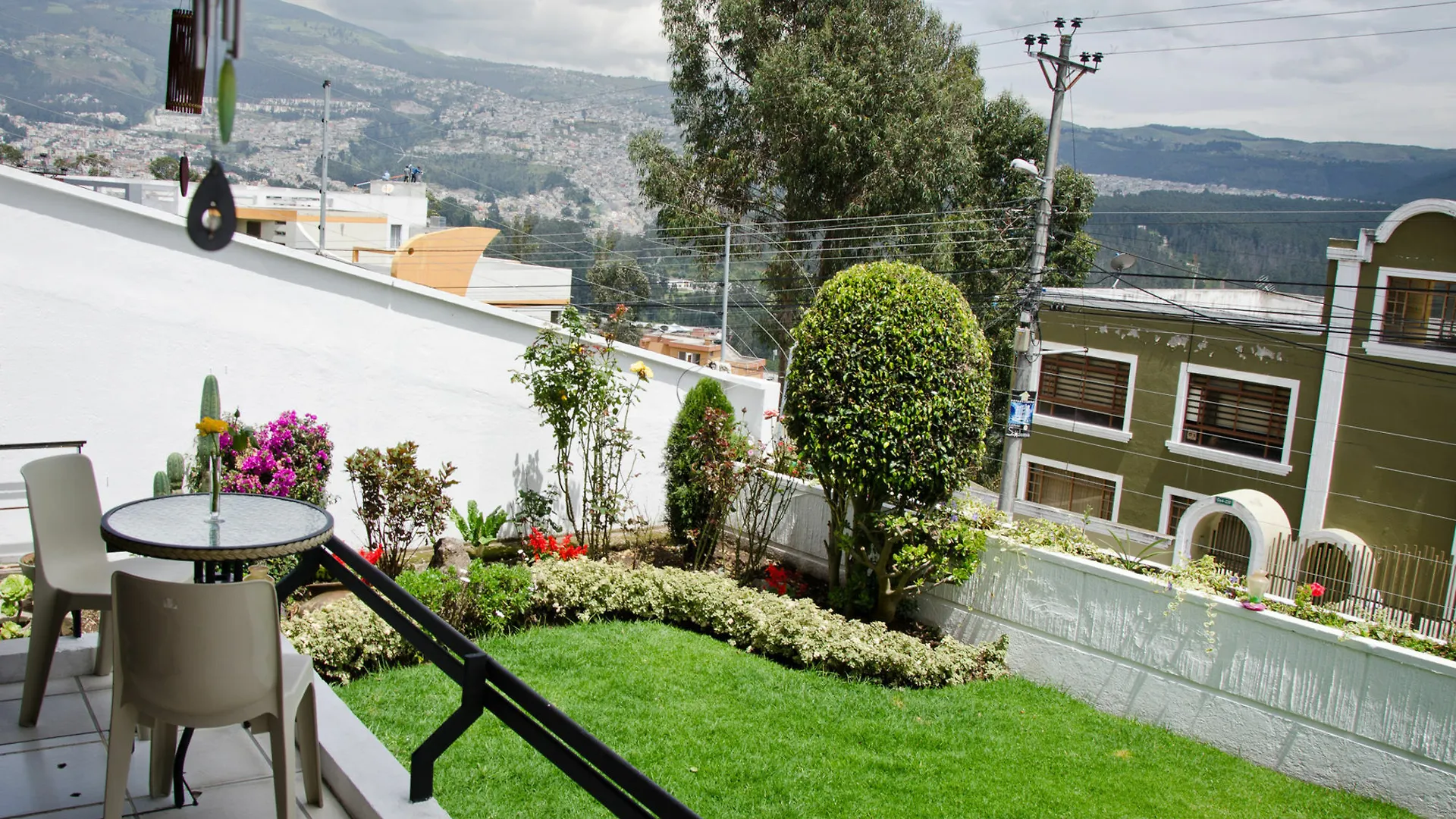 Ecuatreasures B&B Norte Quito